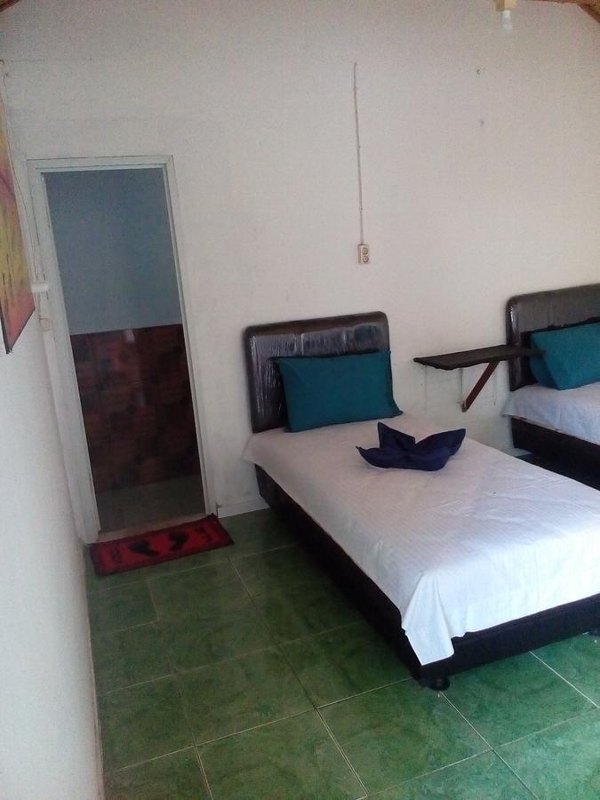 Izaac'S Bed & Breakfast Lovina Εξωτερικό φωτογραφία