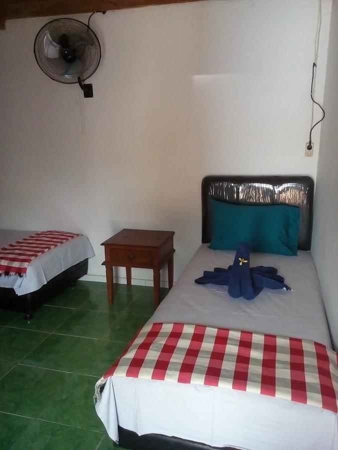 Izaac'S Bed & Breakfast Lovina Εξωτερικό φωτογραφία